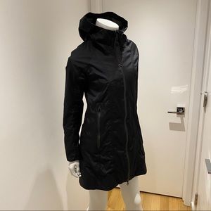 Lululemon Right as Rain Jacket Jacket Size 4